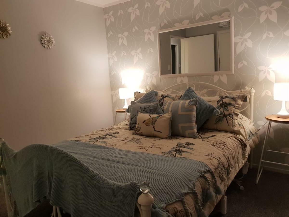 B, D & D Bed And Breakfast Lago Lago Taupo Exterior foto